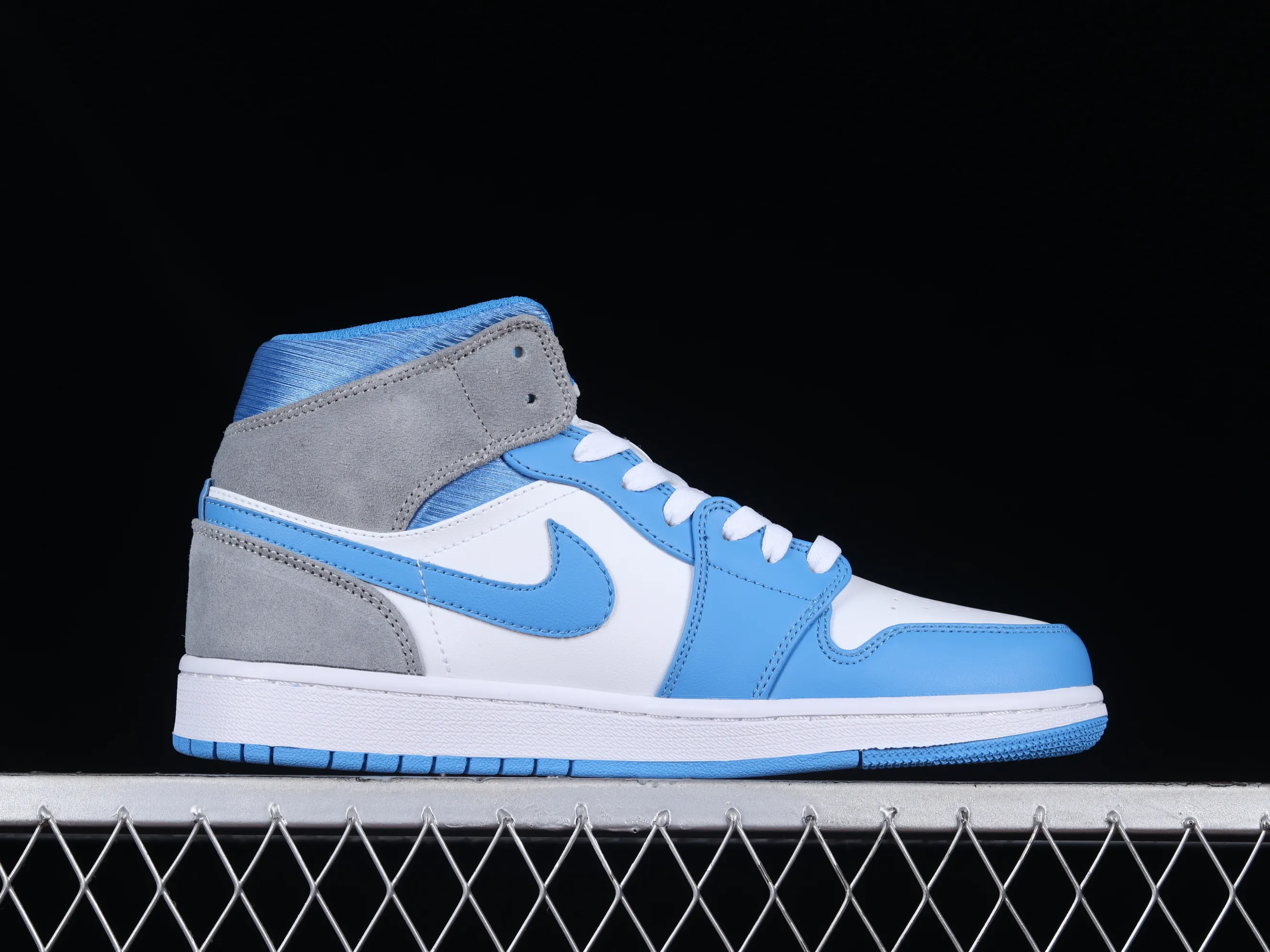 All categories Air Jordan Jordan series basketball shoes Air Jordan 1 Mid Air Jordan 1 Mid "University Blue" AJ1 Joe 1 gray North Carolina color China basketball shoes DX9276-100